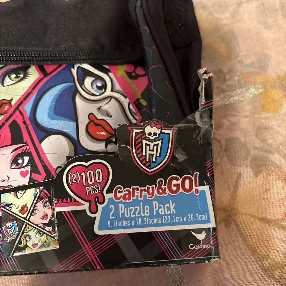 New Monster High Carry & Go Jigsaw Puzzle Bag Includes (2) 100 Pc Puzzles‎